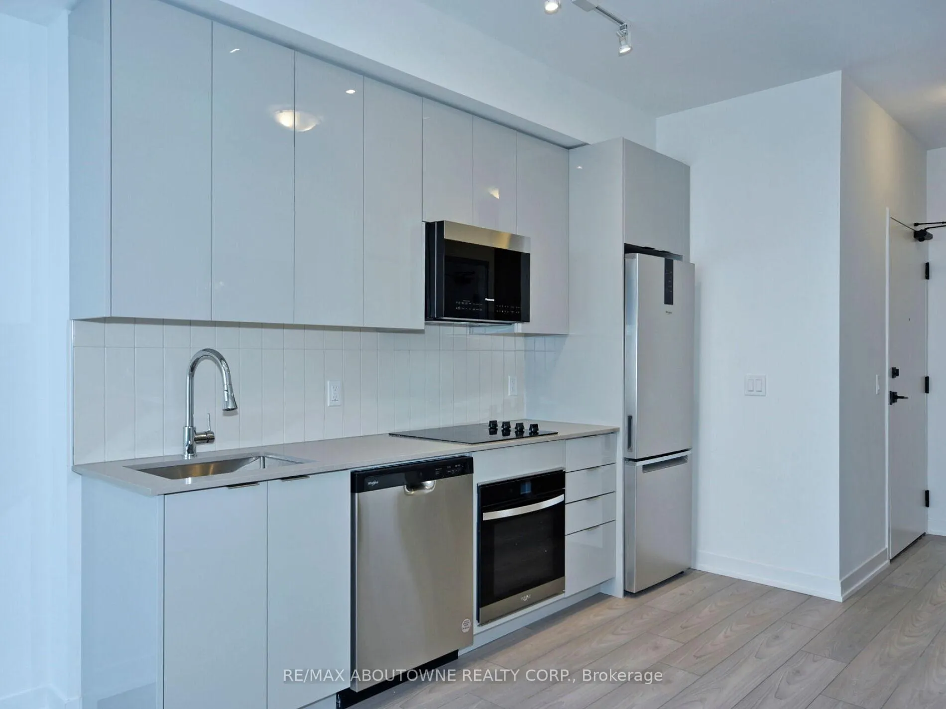 Photo 17 of Unit 711, 10 Abeja Street, Vaughan, Concord — HOMEH