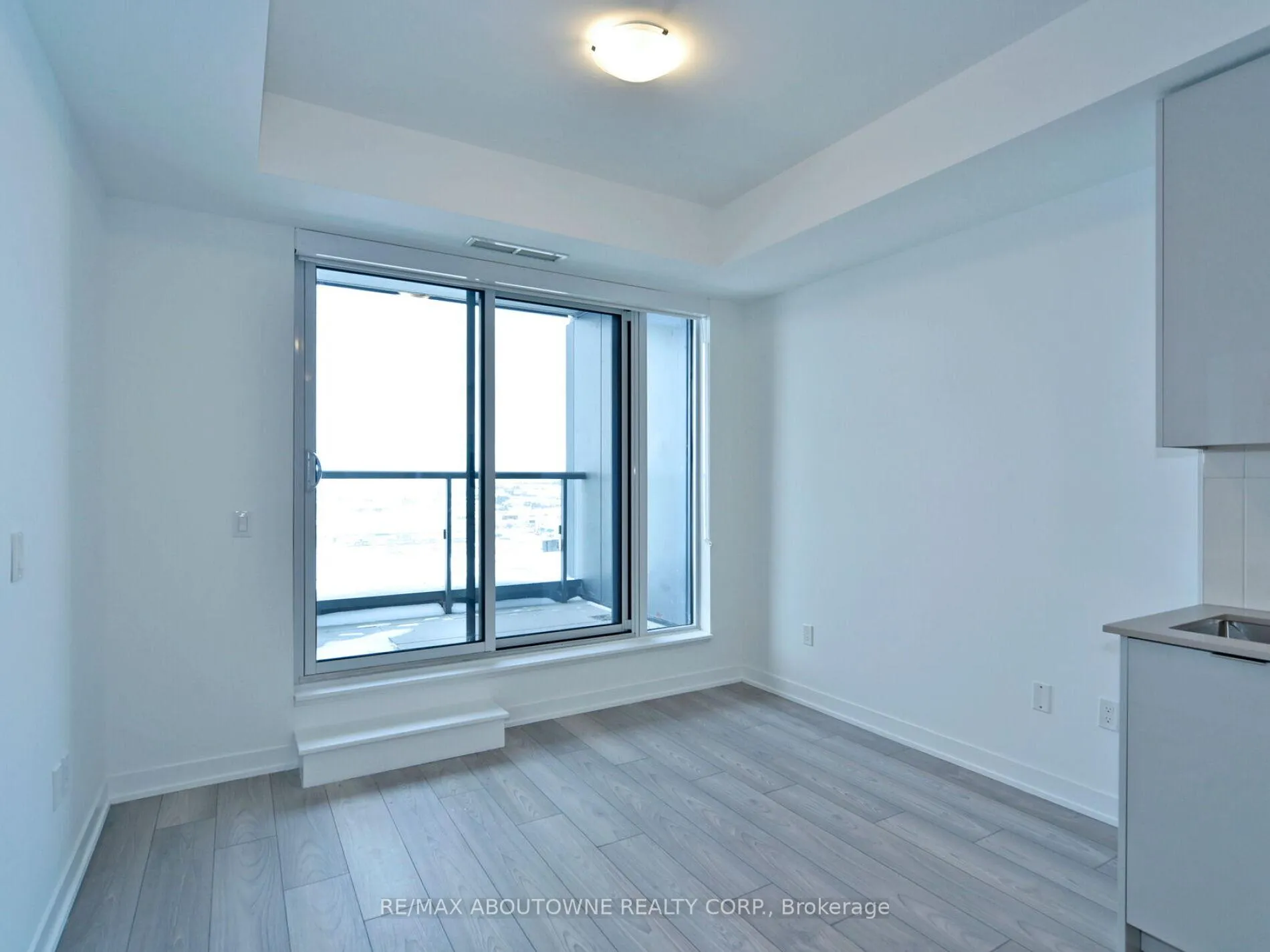 Photo 18 of Unit 711, 10 Abeja Street, Vaughan, Concord — HOMEH