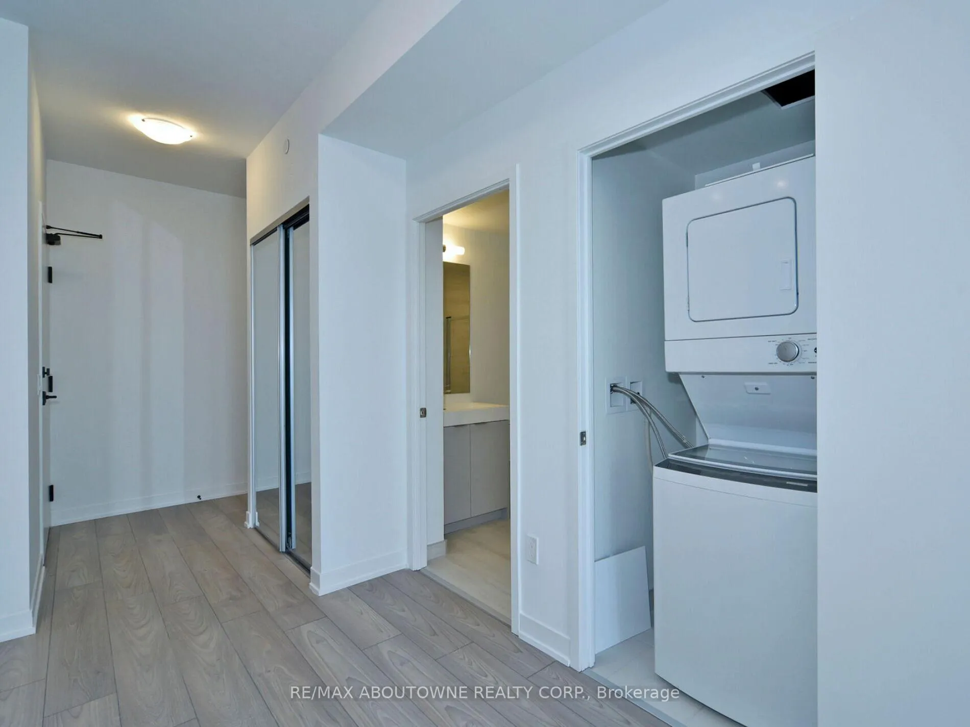 Photo 19 of Unit 711, 10 Abeja Street, Vaughan, Concord — HOMEH