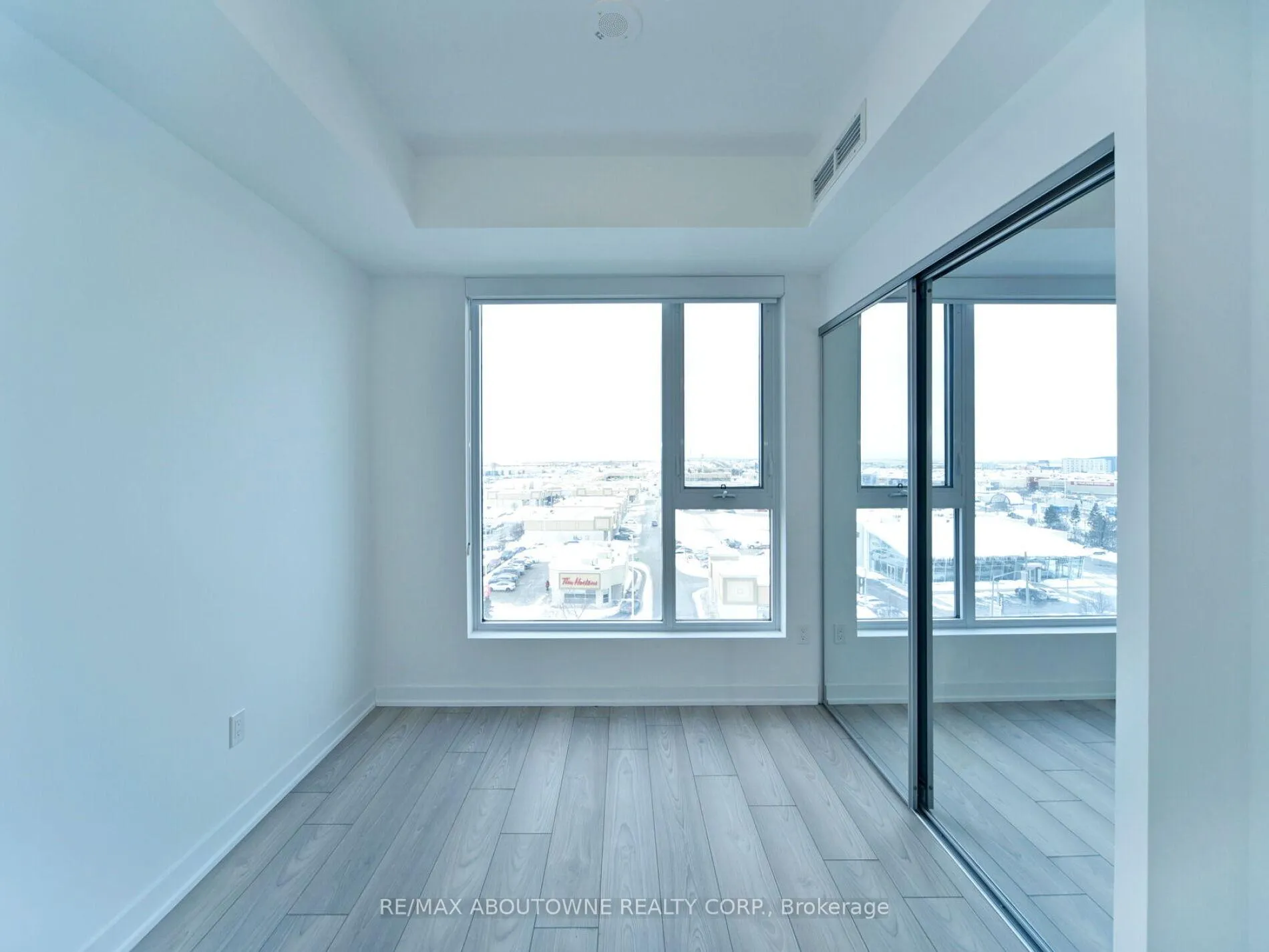 Photo 27 of Unit 711, 10 Abeja Street, Vaughan, Concord — HOMEH