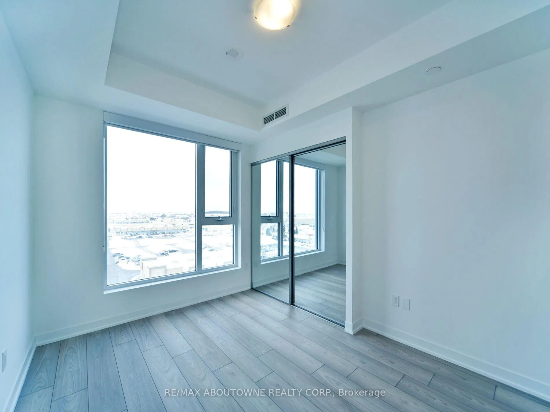 Photo 28 of Unit 711, 10 Abeja Street, Vaughan, Concord — HOMEH