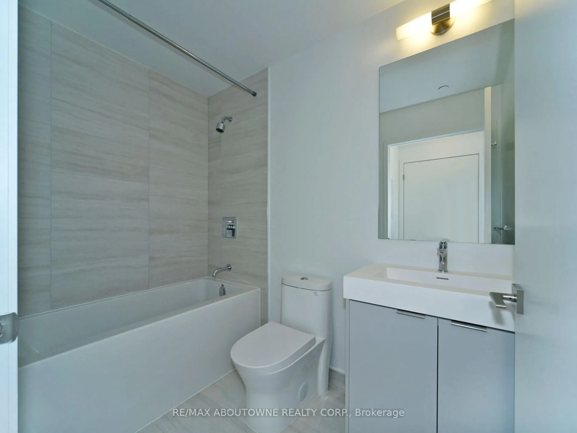 Photo 31 of Unit 711, 10 Abeja Street, Vaughan, Concord — HOMEH