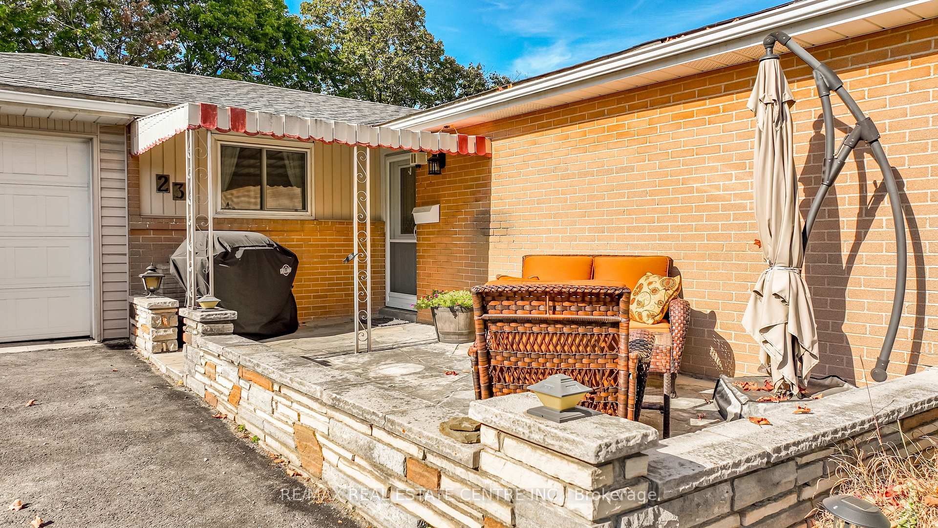 Photo 4 of 23 Bedford Crescent, Brampton, Avondale — HOMEH