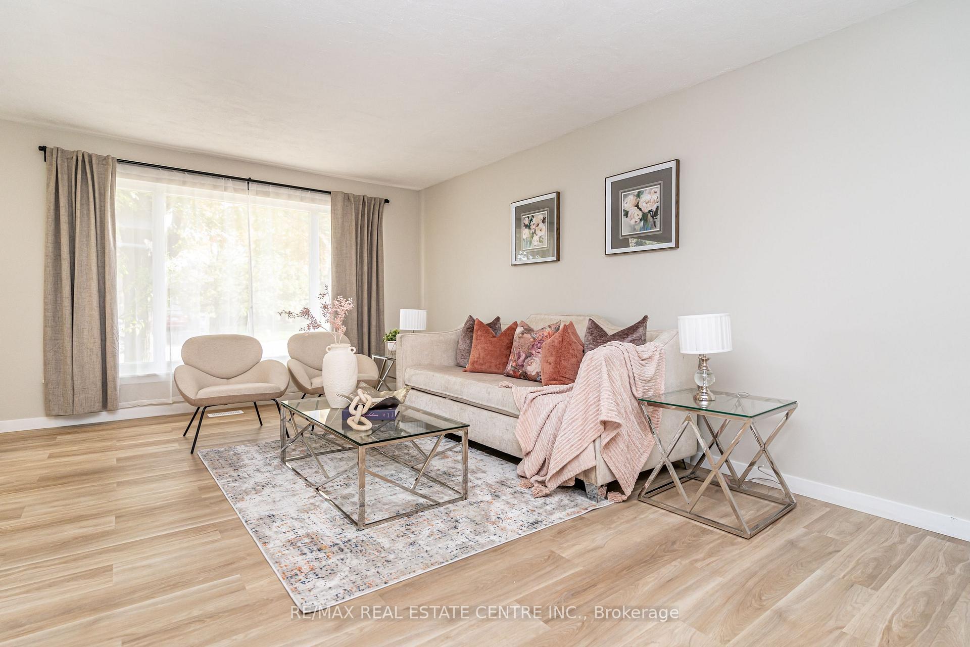 Photo 7 of 23 Bedford Crescent, Brampton, Avondale — HOMEH