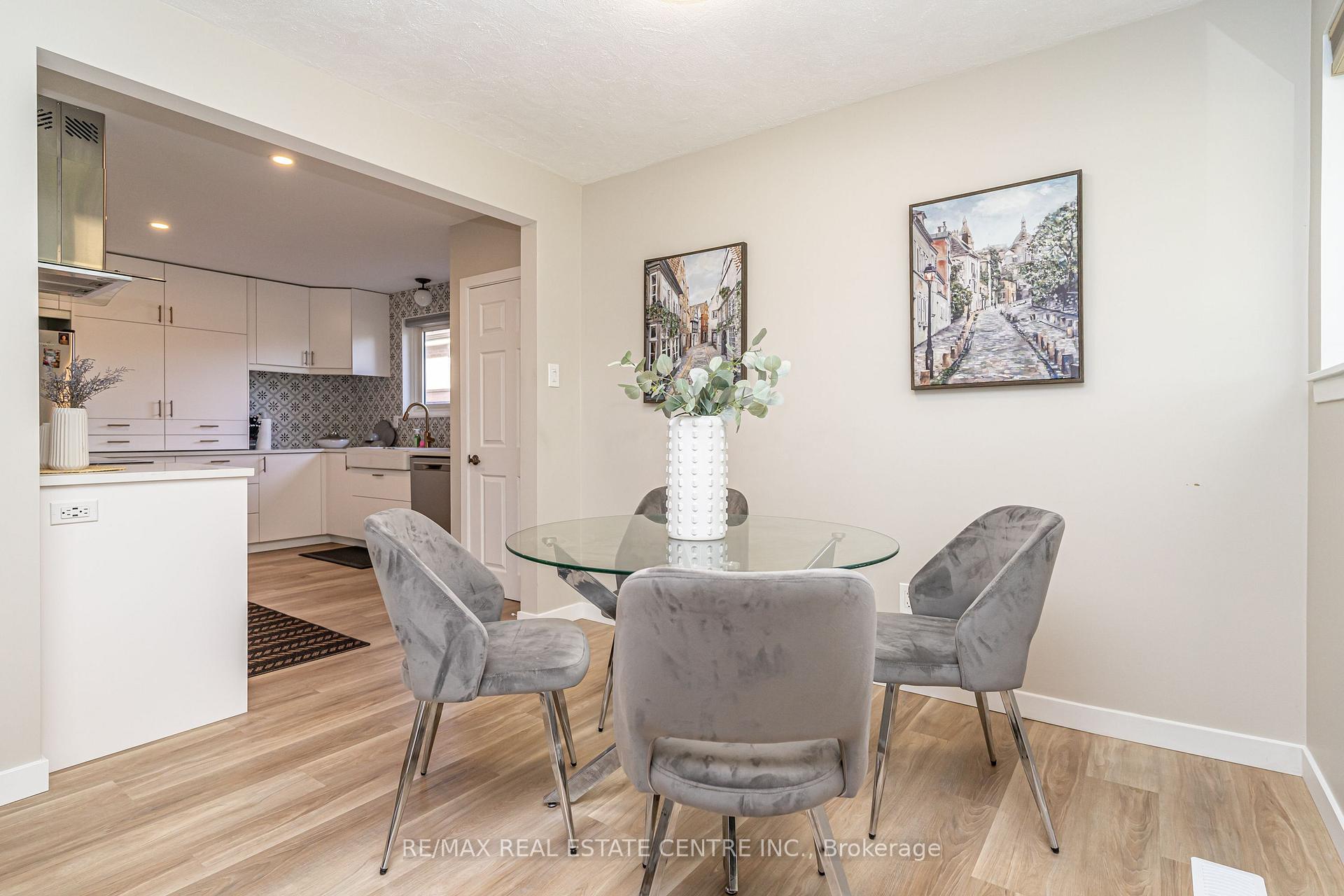 Photo 9 of 23 Bedford Crescent, Brampton, Avondale — HOMEH