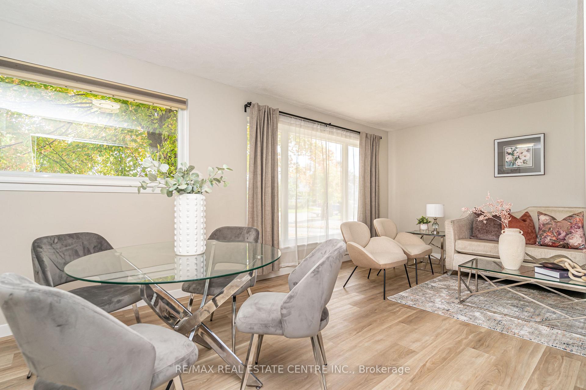 Photo 10 of 23 Bedford Crescent, Brampton, Avondale — HOMEH