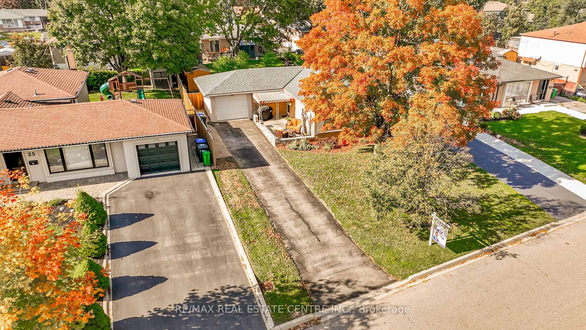 Photo 38 of 23 Bedford Crescent, Brampton, Avondale — HOMEH