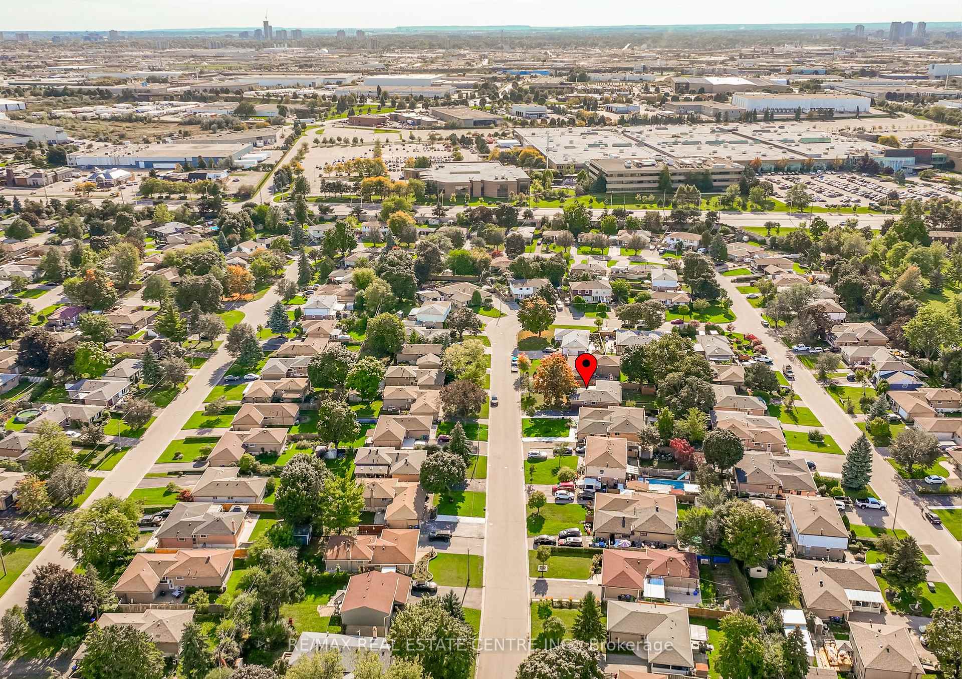Photo 41 of 23 Bedford Crescent, Brampton, Avondale — HOMEH