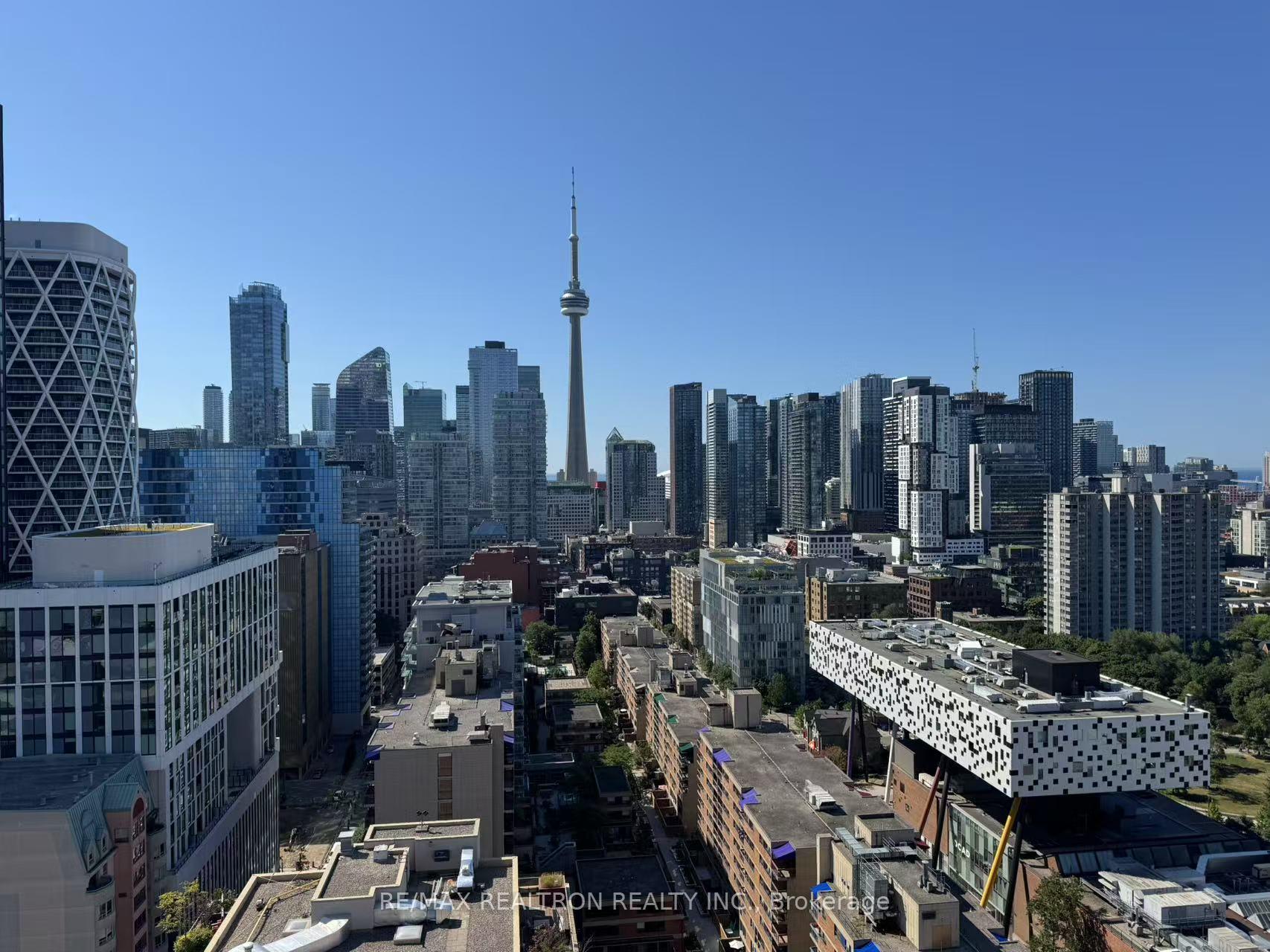 Front of Unit 2307, 280 Dundas Street W