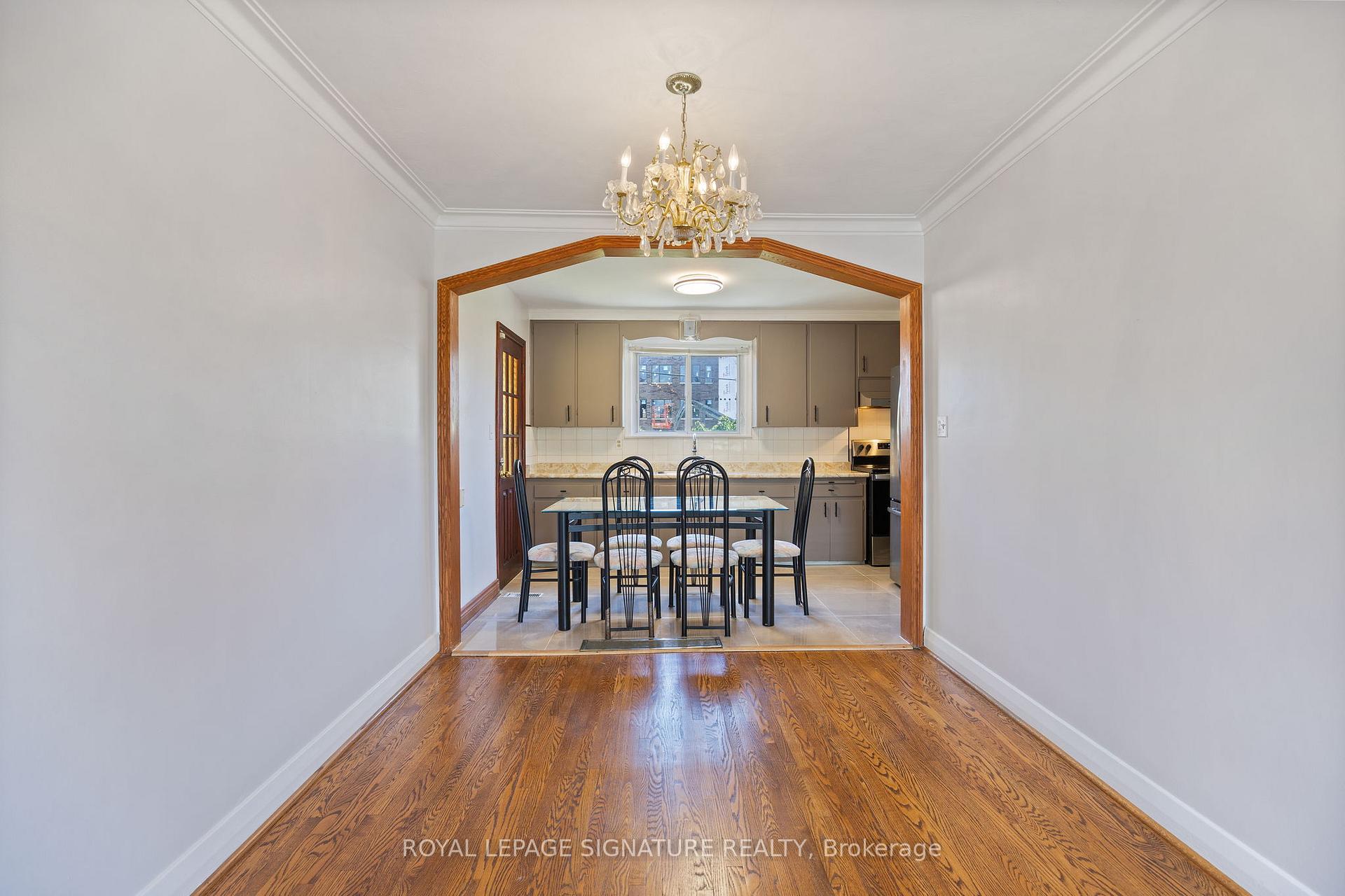 Photo 12 of 151 Ranee Avenue, Toronto, Englemount-Lawrence — HOMEH