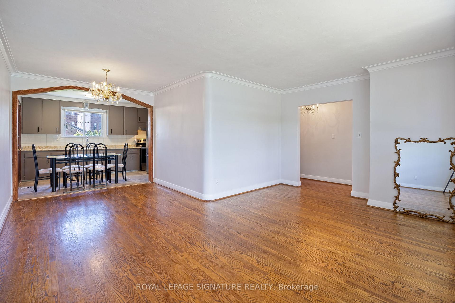 Photo 13 of 151 Ranee Avenue, Toronto, Englemount-Lawrence — HOMEH