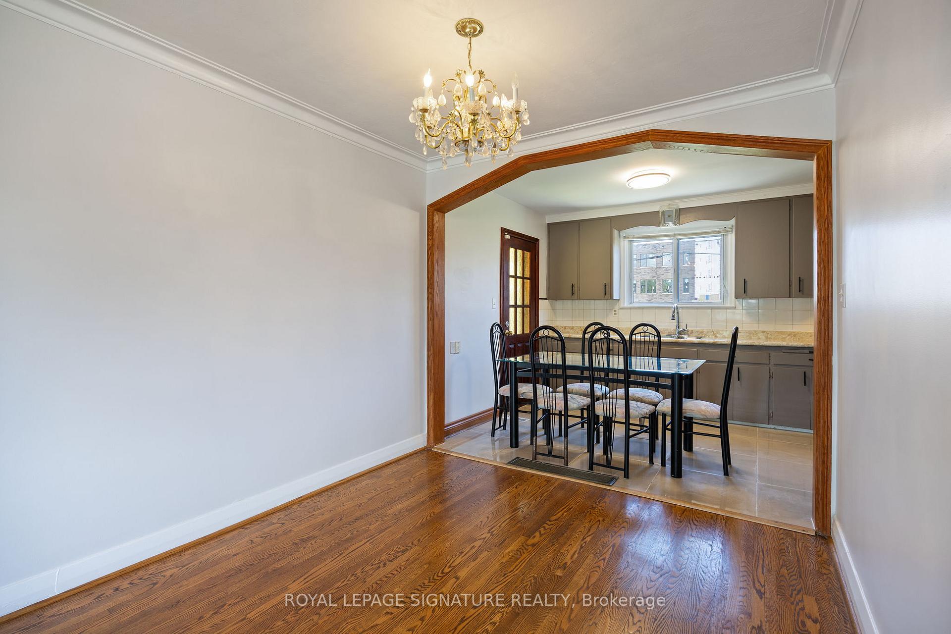 Photo 14 of 151 Ranee Avenue, Toronto, Englemount-Lawrence — HOMEH
