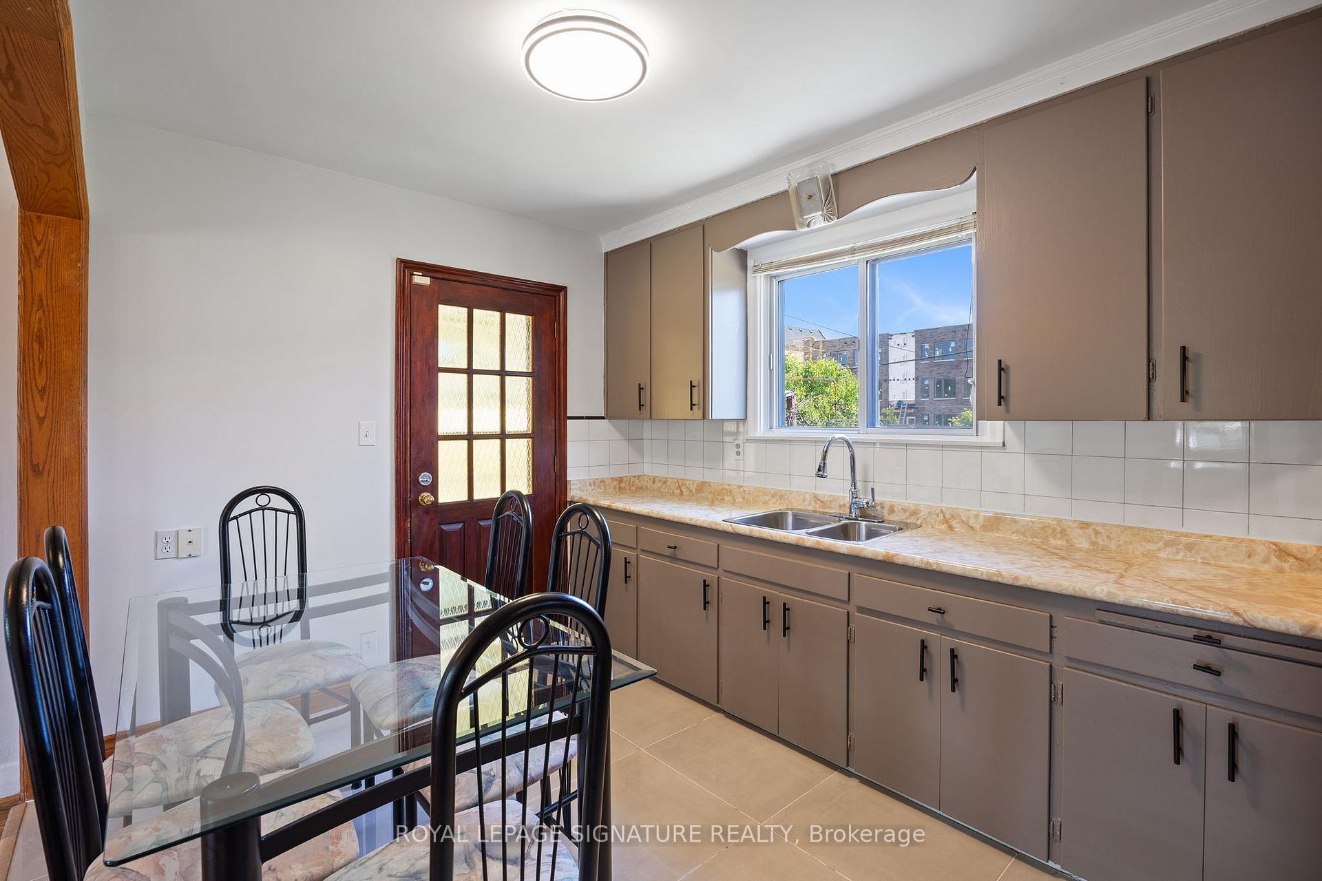 Photo 17 of 151 Ranee Avenue, Toronto, Englemount-Lawrence — HOMEH