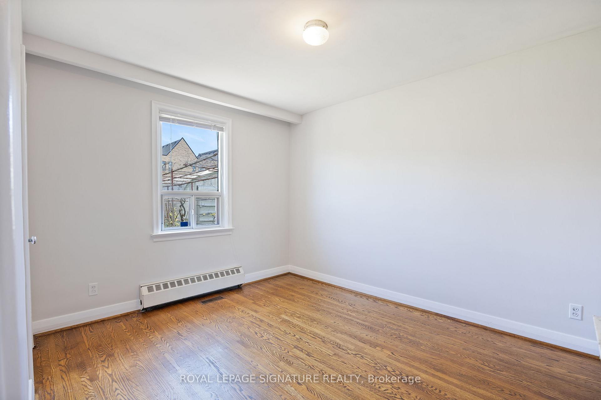 Photo 23 of 151 Ranee Avenue, Toronto, Englemount-Lawrence — HOMEH