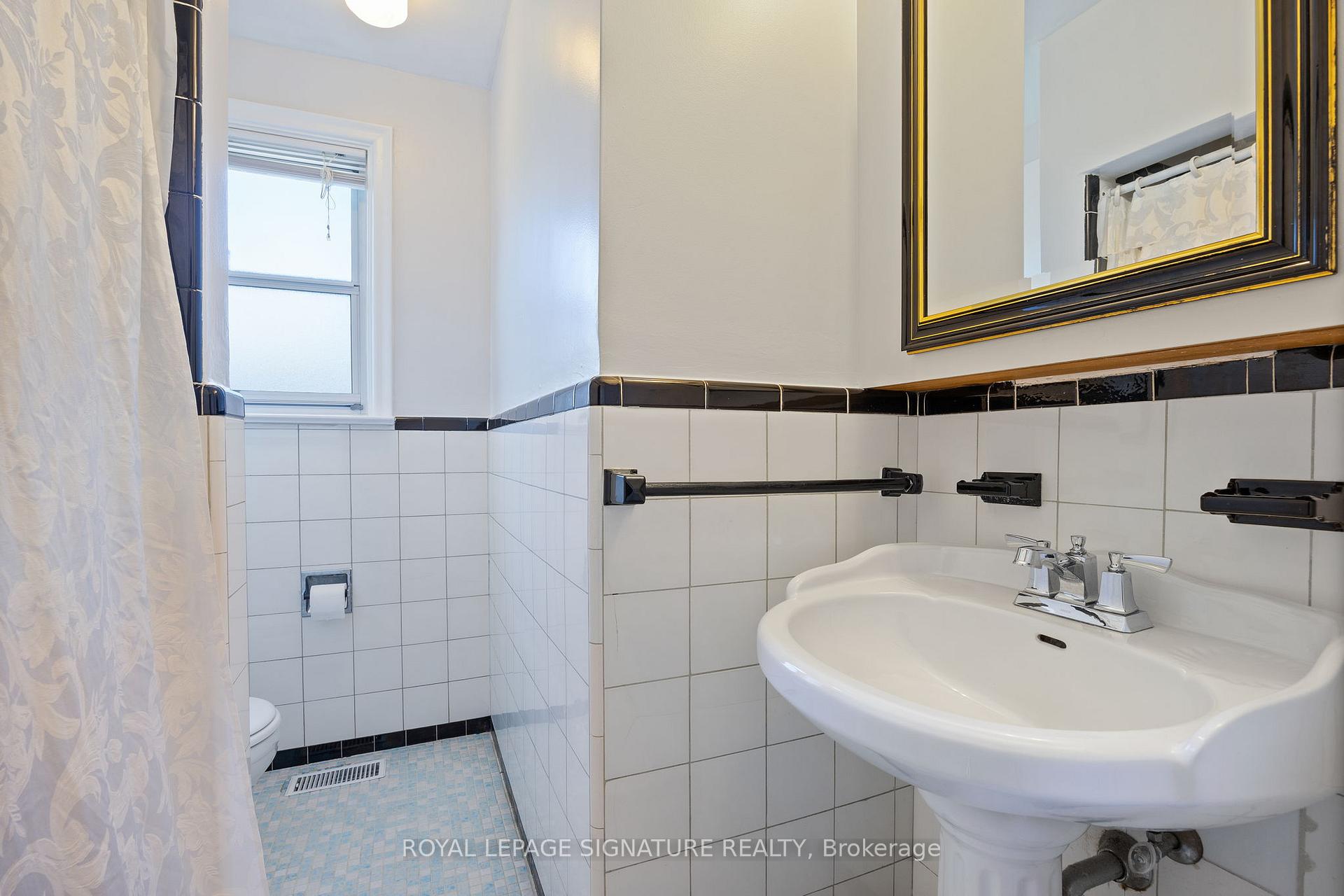 Photo 26 of 151 Ranee Avenue, Toronto, Englemount-Lawrence — HOMEH