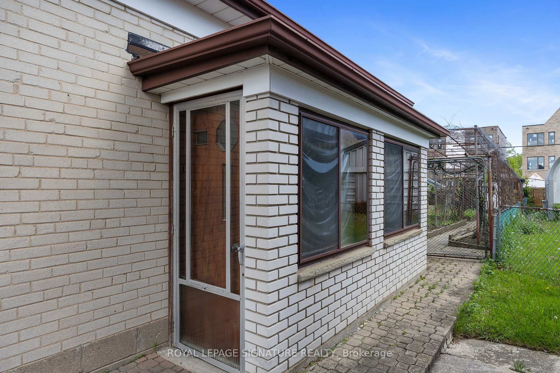 Photo 27 of 151 Ranee Avenue, Toronto, Englemount-Lawrence — HOMEH