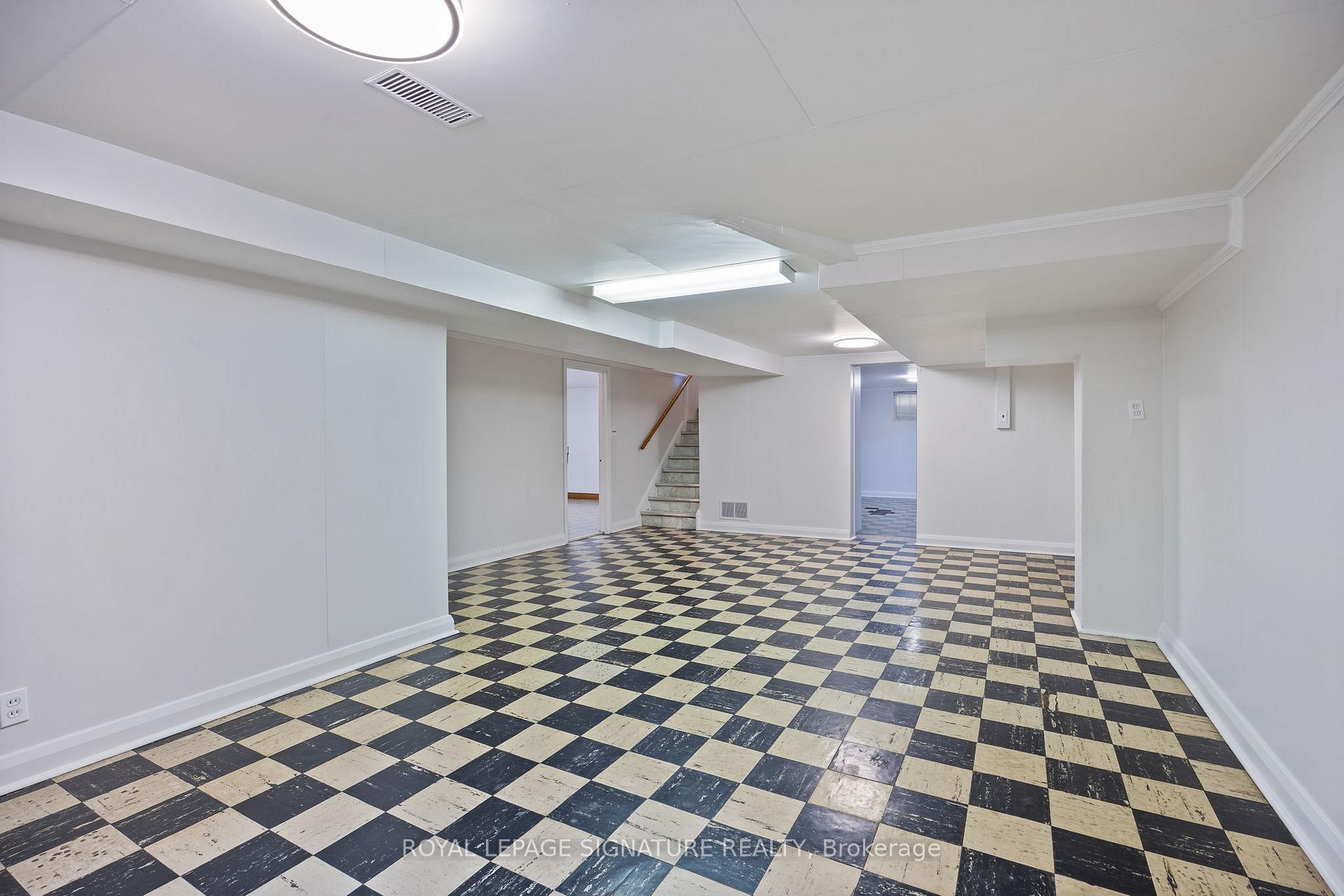 Photo 29 of 151 Ranee Avenue, Toronto, Englemount-Lawrence — HOMEH