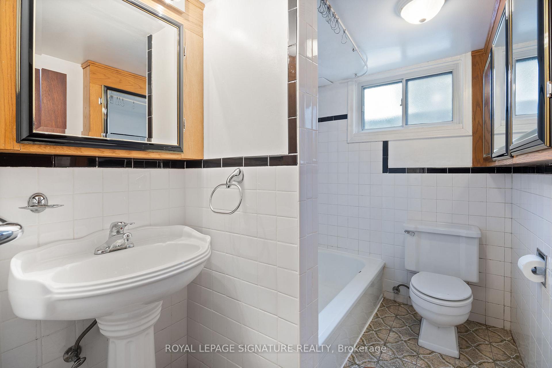 Photo 32 of 151 Ranee Avenue, Toronto, Englemount-Lawrence — HOMEH