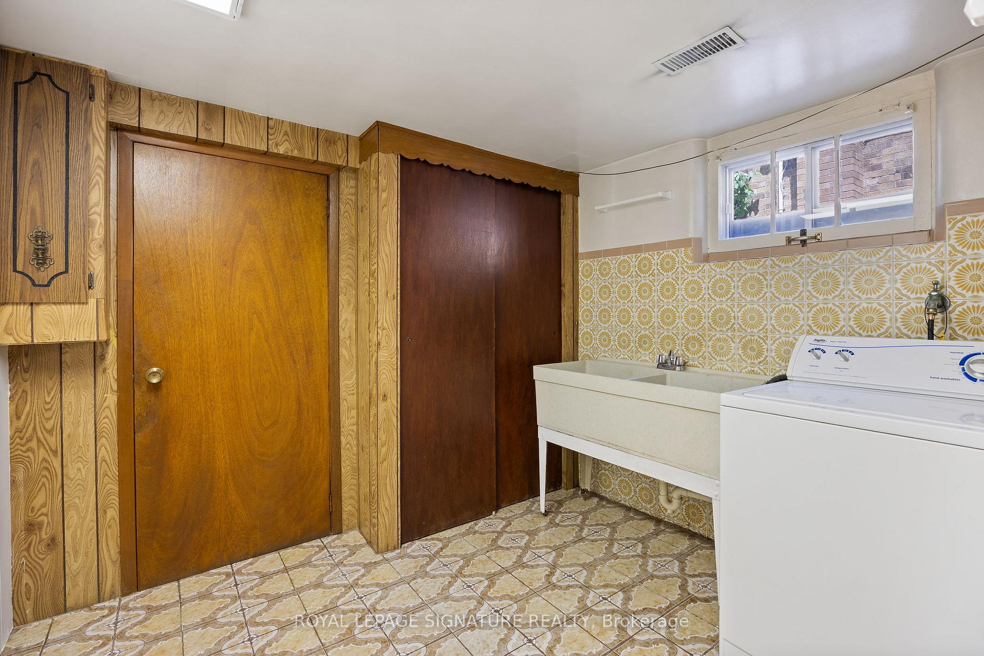 Photo 33 of 151 Ranee Avenue, Toronto, Englemount-Lawrence — HOMEH