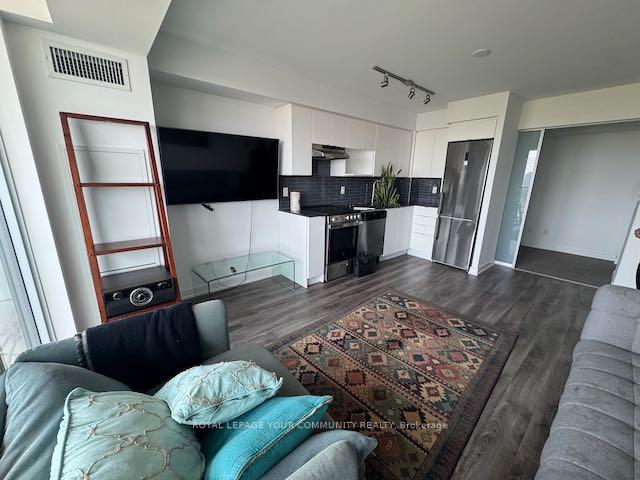 Photo 4 of Unit 1306, 120 Varna Drive, Toronto, Englemount-Lawrence — HOMEH