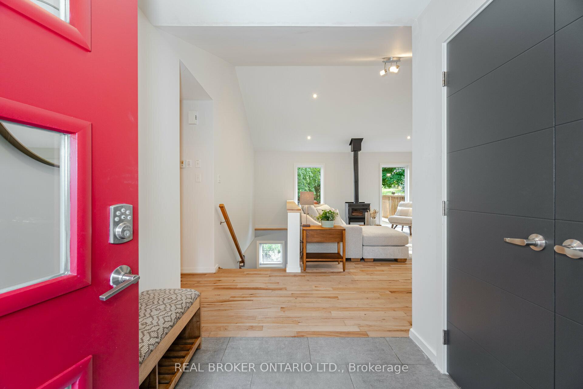Photo 5 of 4133 Conc 12 Sunnidale Road, Clearview, Rural Clearview — HOMEH
