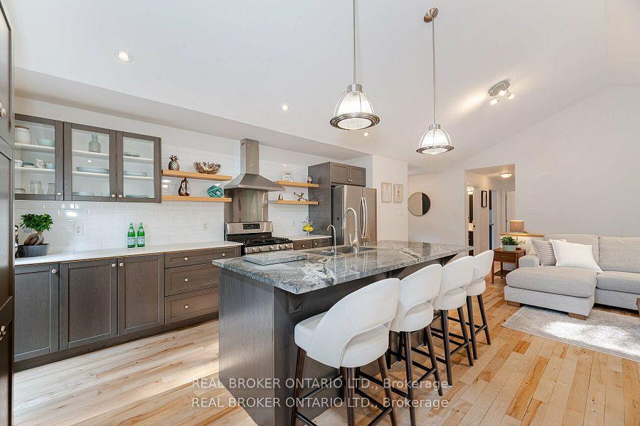 Photo 7 of 4133 Conc 12 Sunnidale Road, Clearview, Rural Clearview — HOMEH