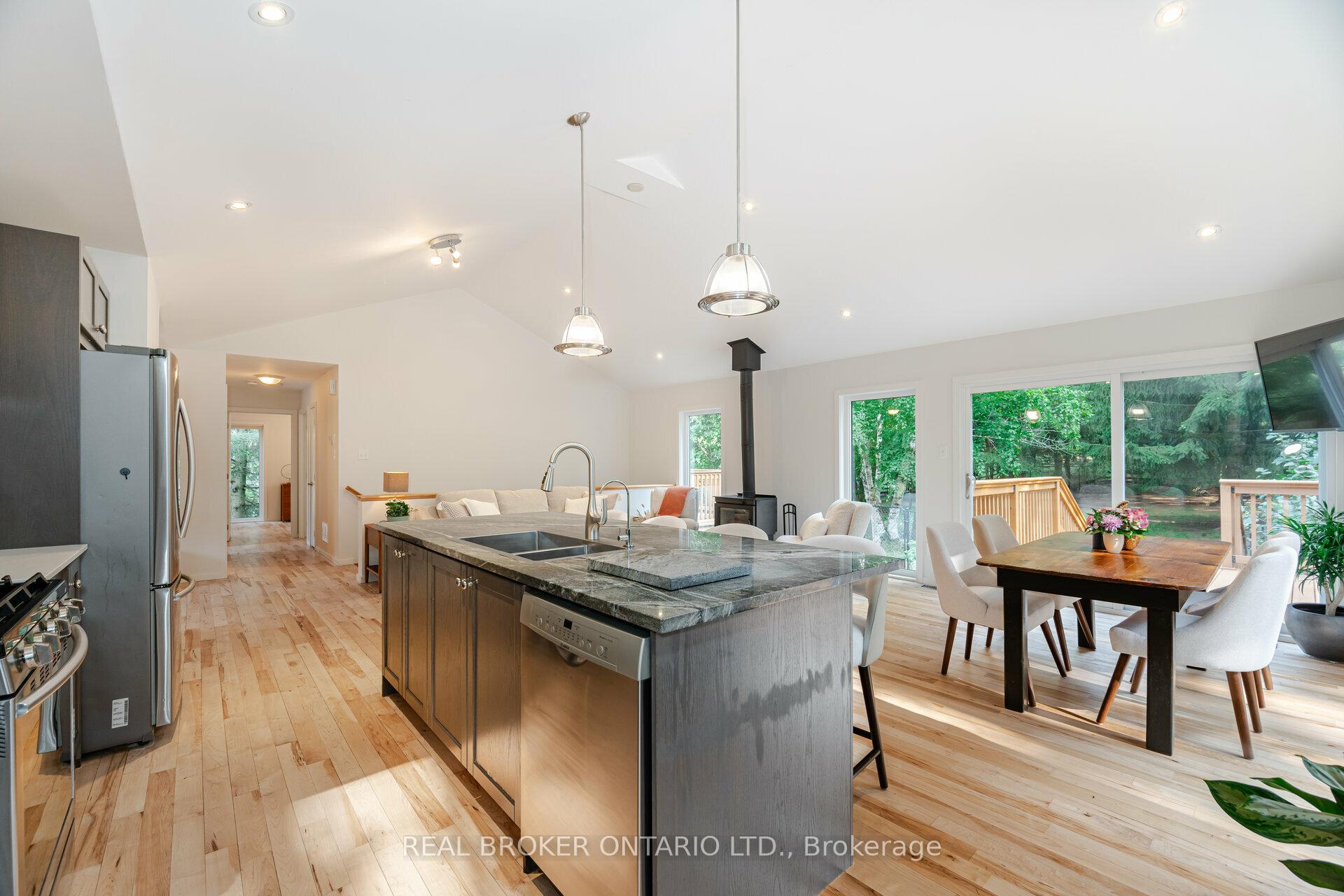Photo 8 of 4133 Conc 12 Sunnidale Road, Clearview, Rural Clearview — HOMEH