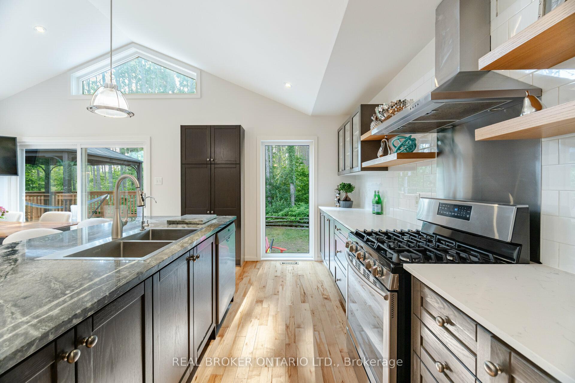 Photo 9 of 4133 Conc 12 Sunnidale Road, Clearview, Rural Clearview — HOMEH