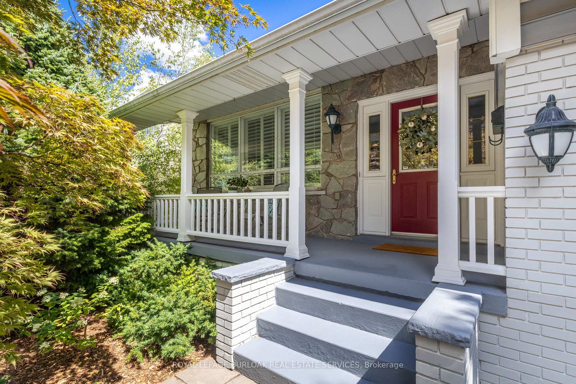 Photo 3 of 511 Limerick Road, Burlington, Shoreacres — HOMEH