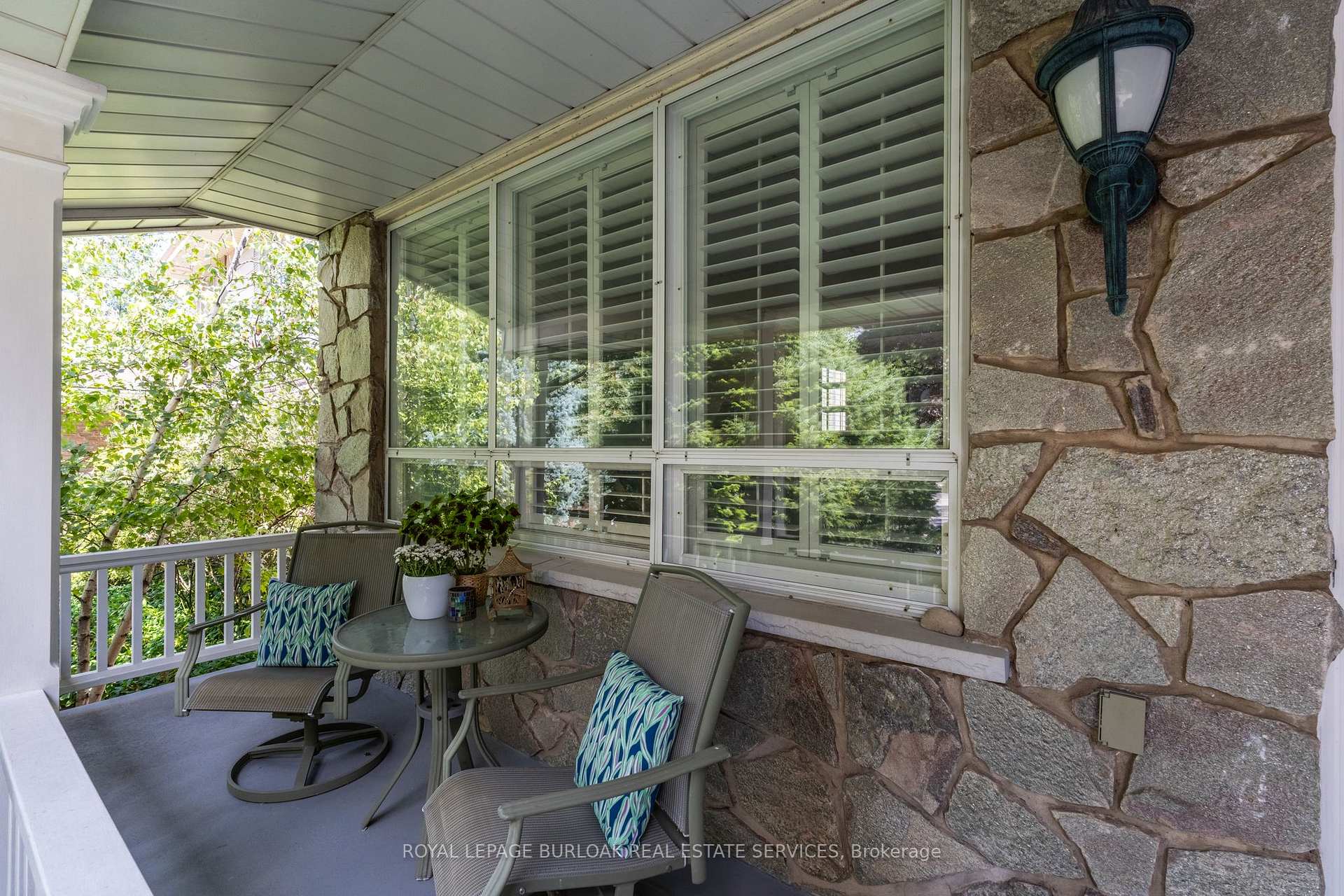 Photo 4 of 511 Limerick Road, Burlington, Shoreacres — HOMEH