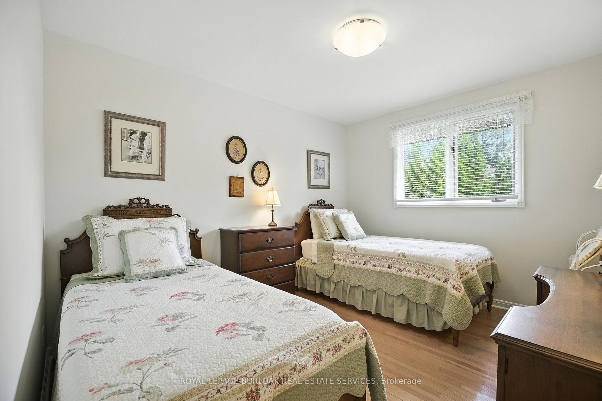 Photo 25 of 511 Limerick Road, Burlington, Shoreacres — HOMEH