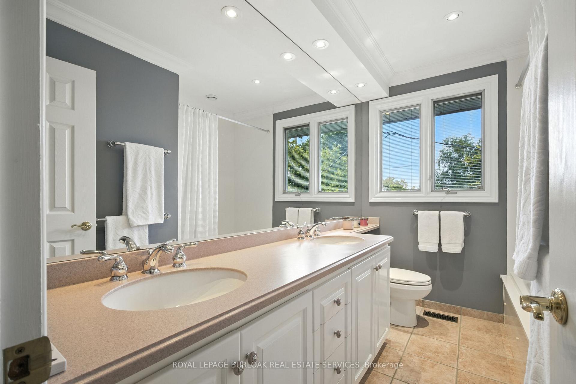 Photo 26 of 511 Limerick Road, Burlington, Shoreacres — HOMEH