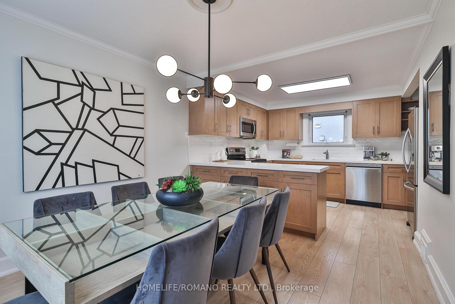 Photo 16 of 542 Deloraine Avenue, Toronto, Bedford Park-Nortown — HOMEH