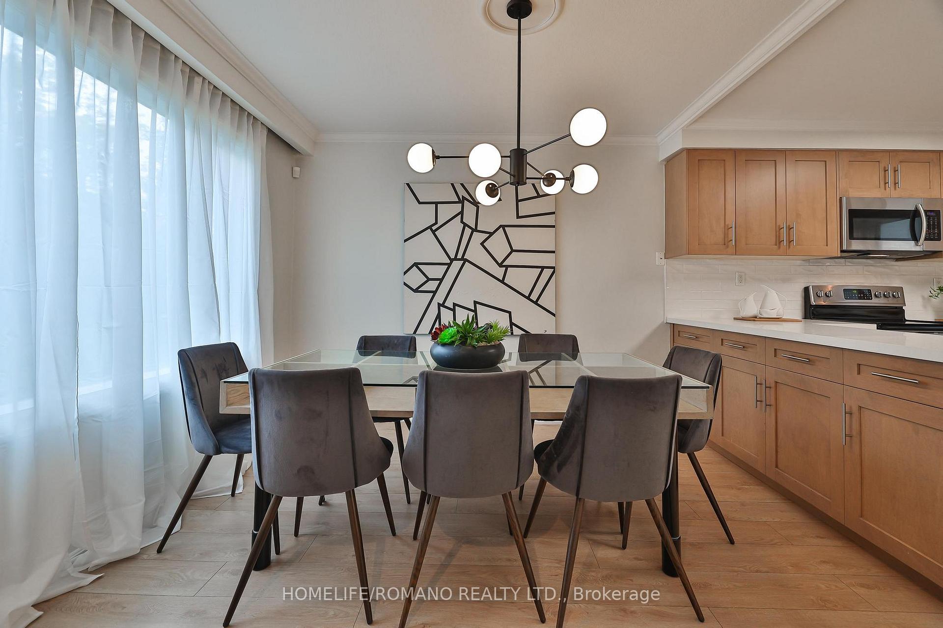 Photo 17 of 542 Deloraine Avenue, Toronto, Bedford Park-Nortown — HOMEH