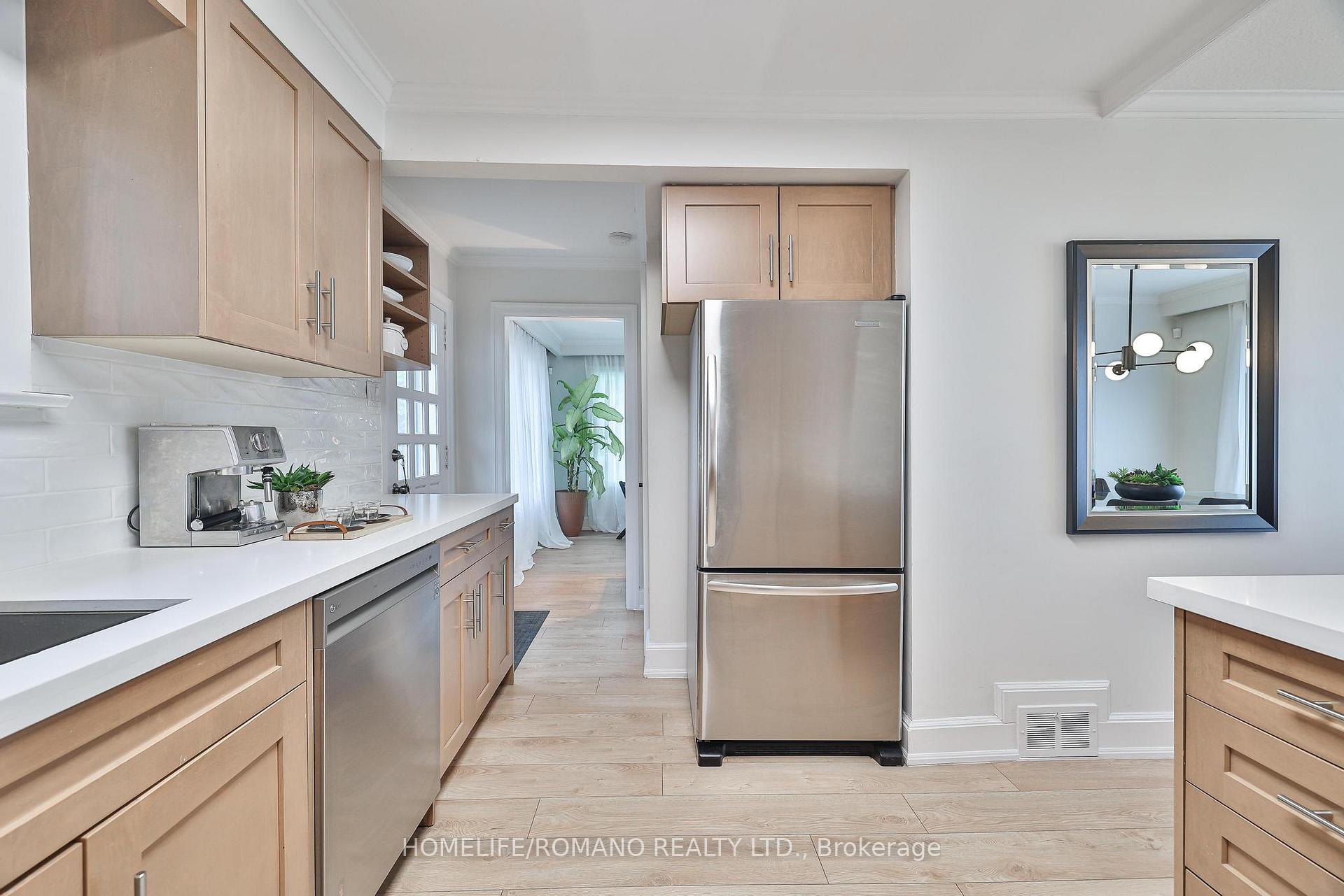Photo 19 of 542 Deloraine Avenue, Toronto, Bedford Park-Nortown — HOMEH