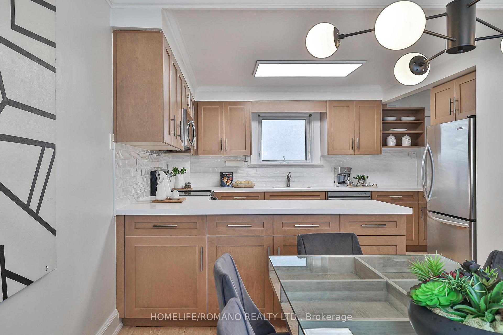 Photo 22 of 542 Deloraine Avenue, Toronto, Bedford Park-Nortown — HOMEH