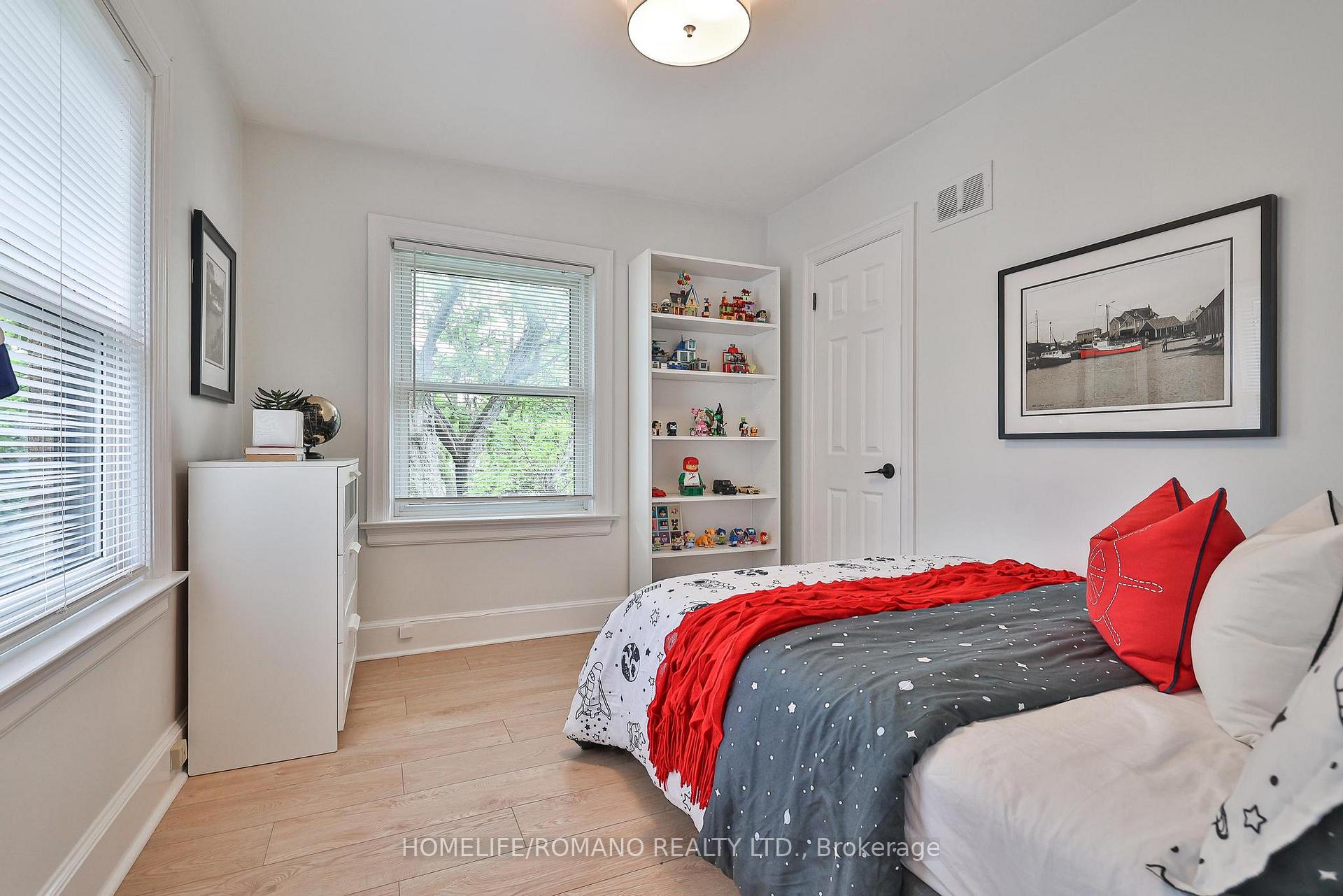 Photo 32 of 542 Deloraine Avenue, Toronto, Bedford Park-Nortown — HOMEH