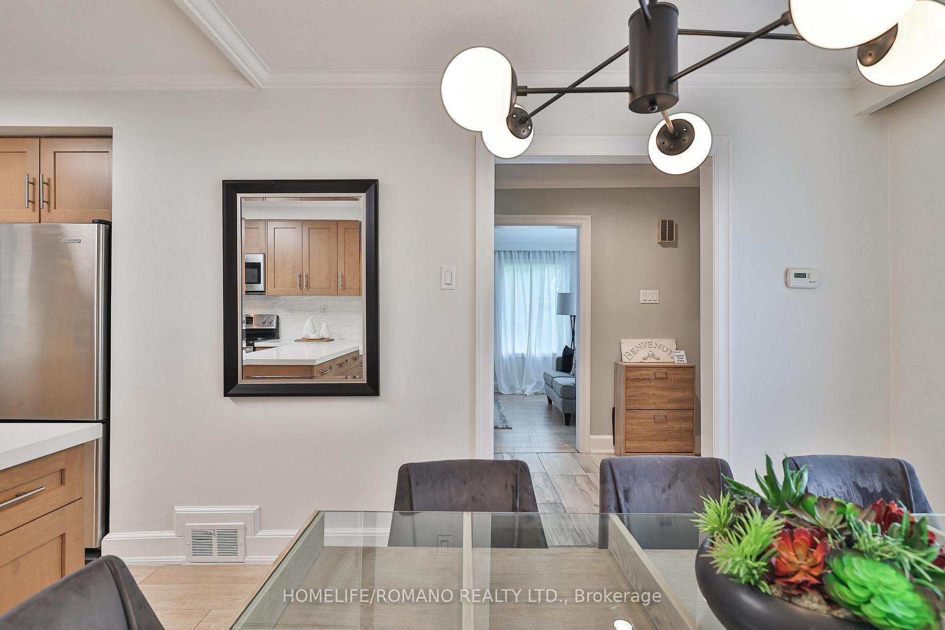 Photo 48 of 542 Deloraine Avenue, Toronto, Bedford Park-Nortown — HOMEH