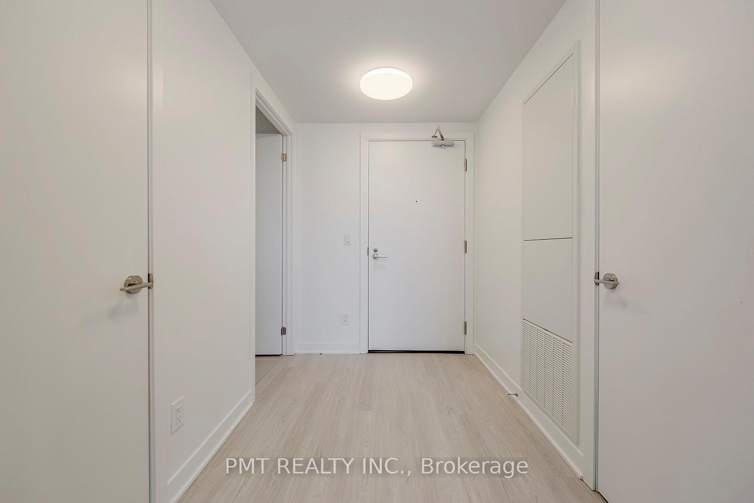 Photo 3 of Unit 1004, 185 Alberta Avenue, Toronto, Oakwood Village — HOMEH