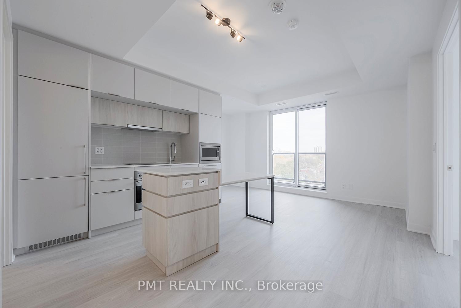 Photo 6 of Unit 1004, 185 Alberta Avenue, Toronto, Oakwood Village — HOMEH