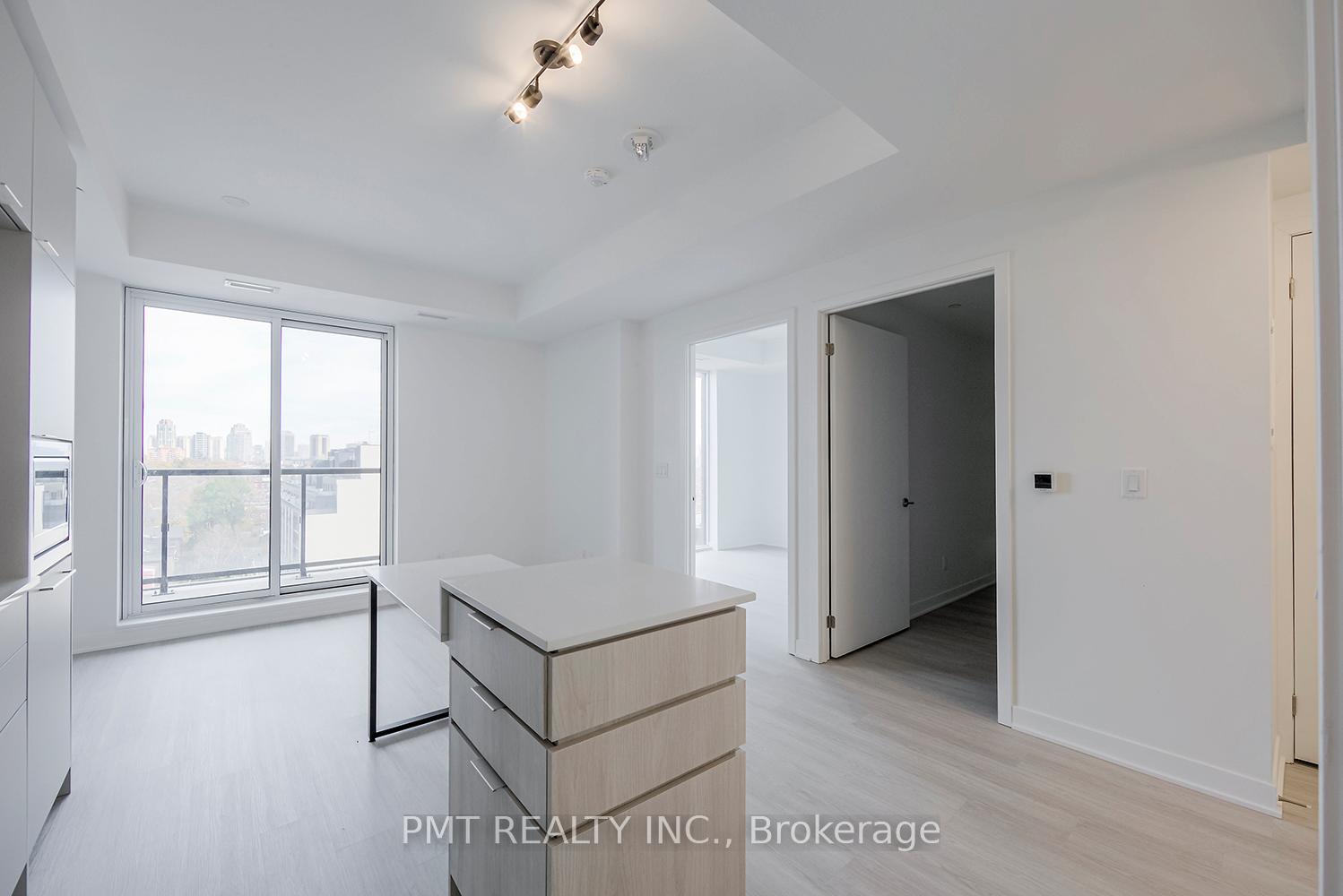 Photo 12 of Unit 1004, 185 Alberta Avenue, Toronto, Oakwood Village — HOMEH