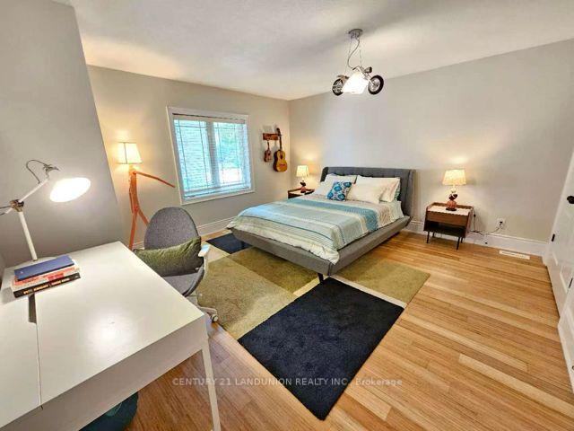 Photo 10 of 96 Irma Court, Hamilton, Ancaster — HOMEH