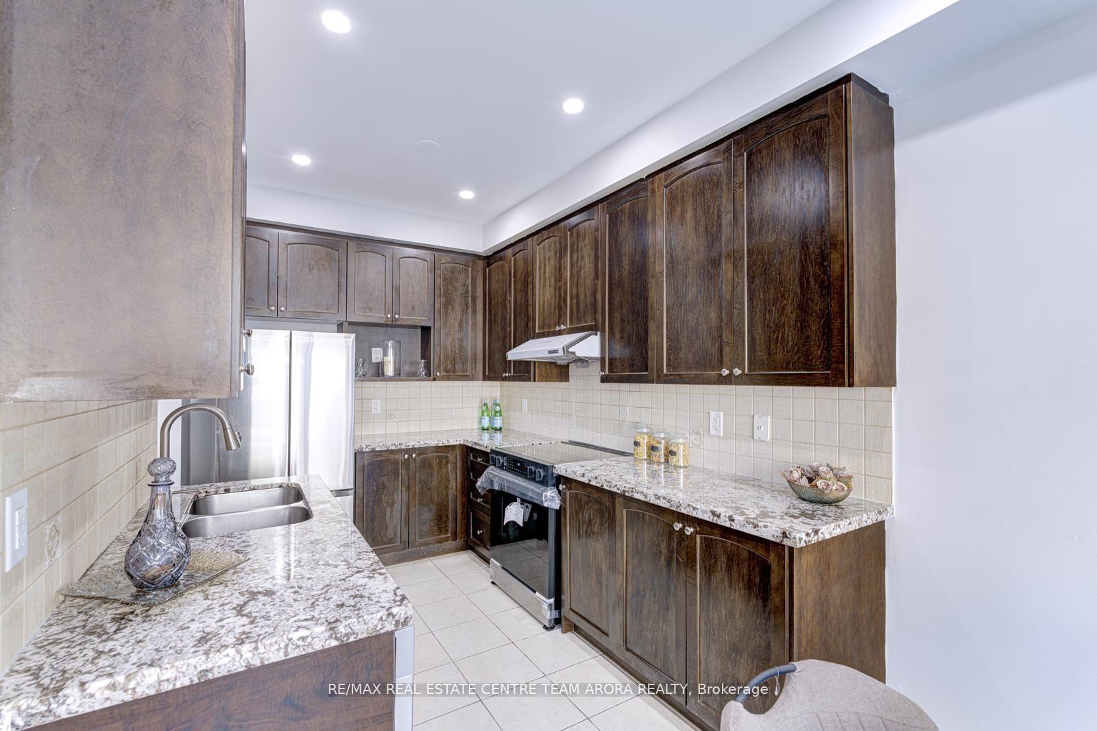 Photo 37 of 57 Sky Harbour Drive, Brampton, Bram West — HOMEH