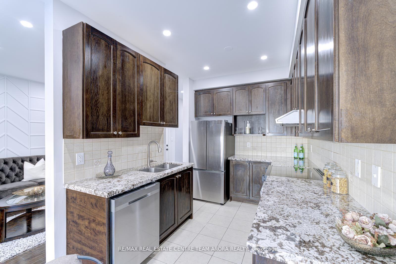 Photo 17 of 57 Sky Harbour Drive, Brampton, Bram West — HOMEH