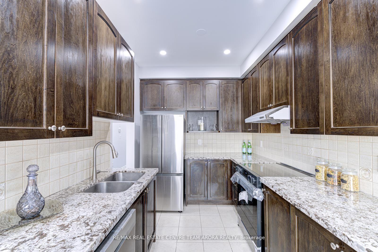 Photo 19 of 57 Sky Harbour Drive, Brampton, Bram West — HOMEH