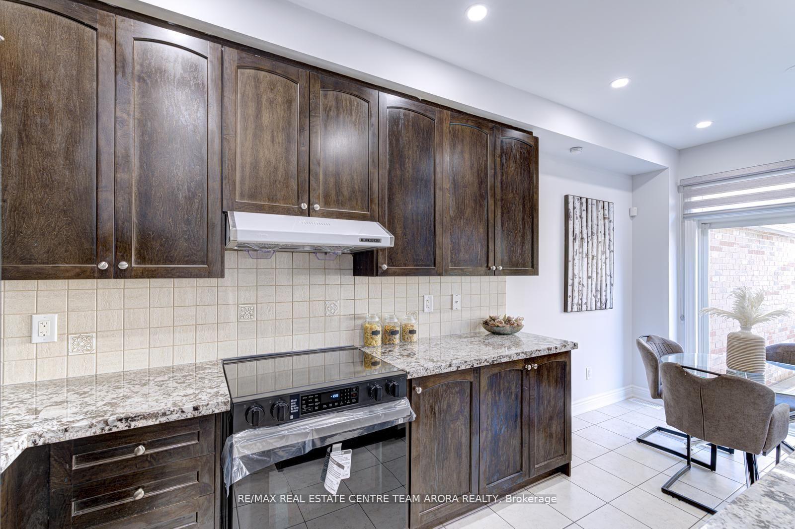 Photo 20 of 57 Sky Harbour Drive, Brampton, Bram West — HOMEH