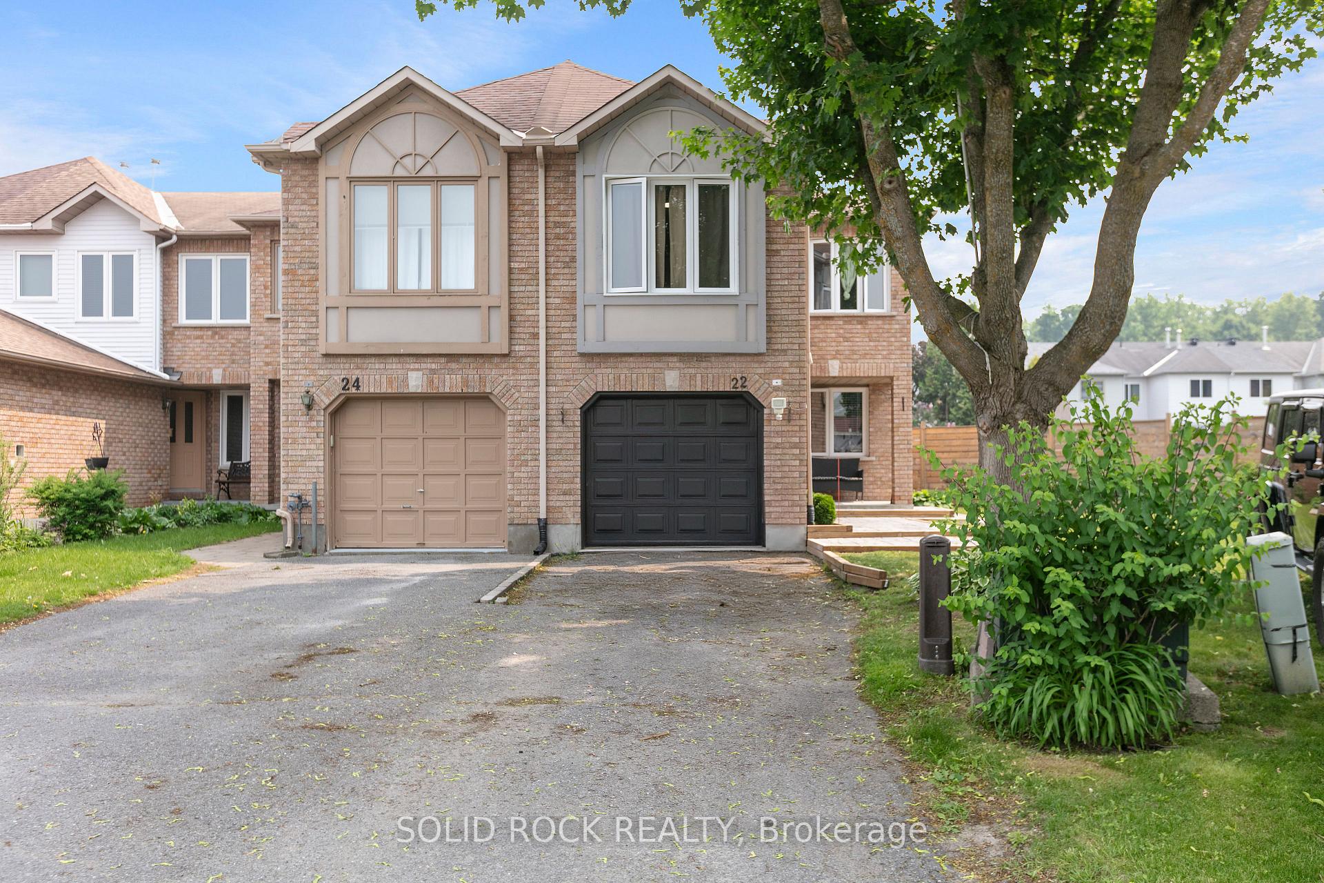 Photo 1 of 22 Grenadier Way, Ottawa, Barrhaven - Longfields — HOMEH
