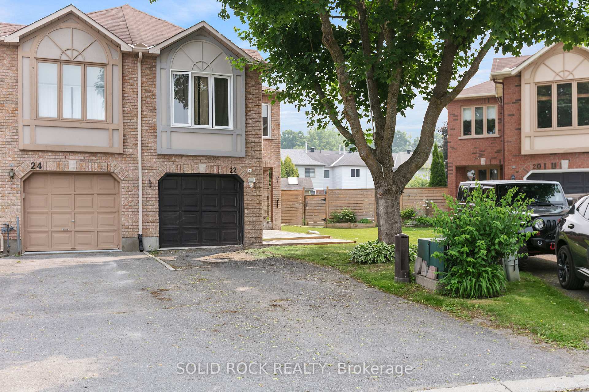 Photo 2 of 22 Grenadier Way, Ottawa, Barrhaven - Longfields — HOMEH