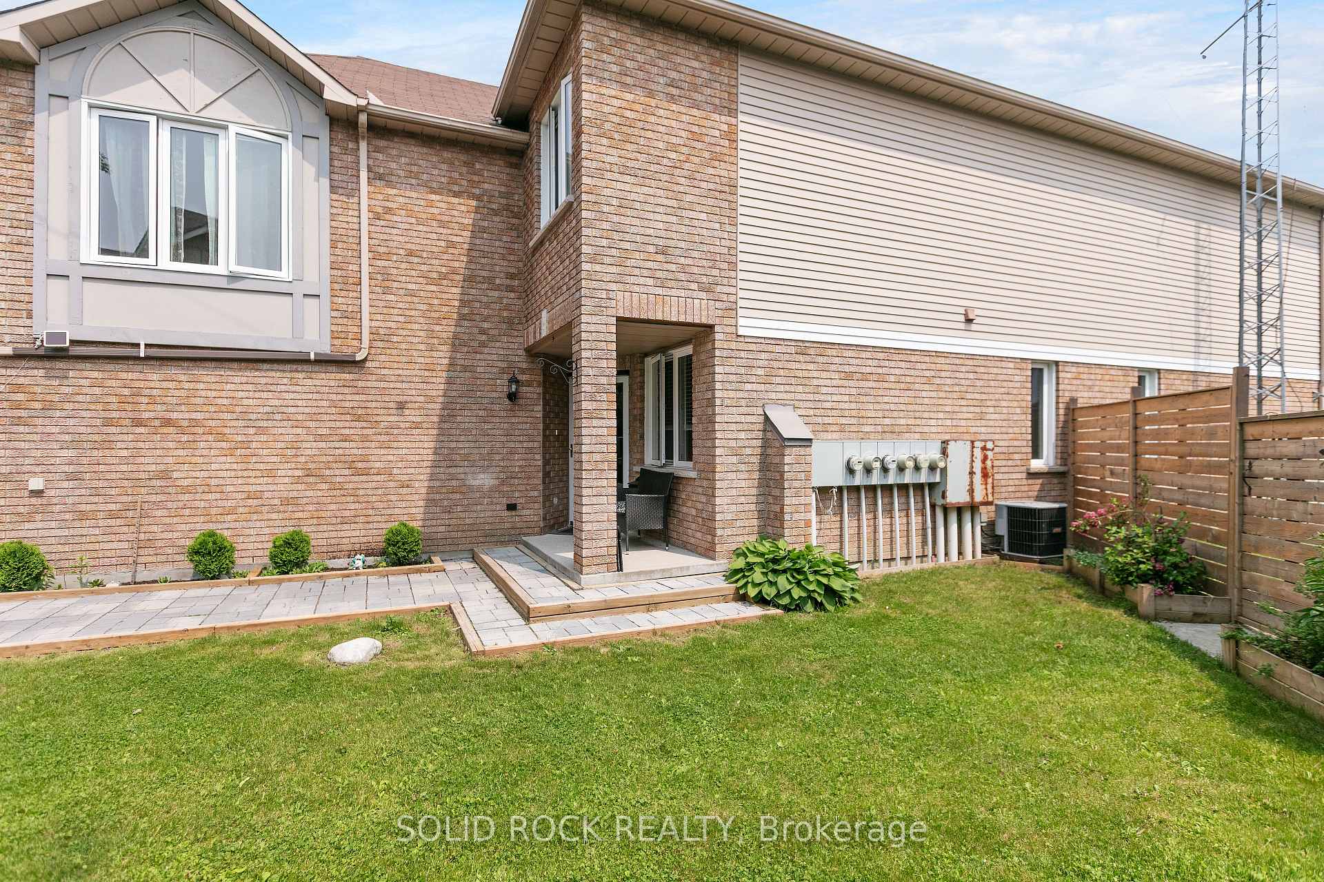 Photo 4 of 22 Grenadier Way, Ottawa, Barrhaven - Longfields — HOMEH