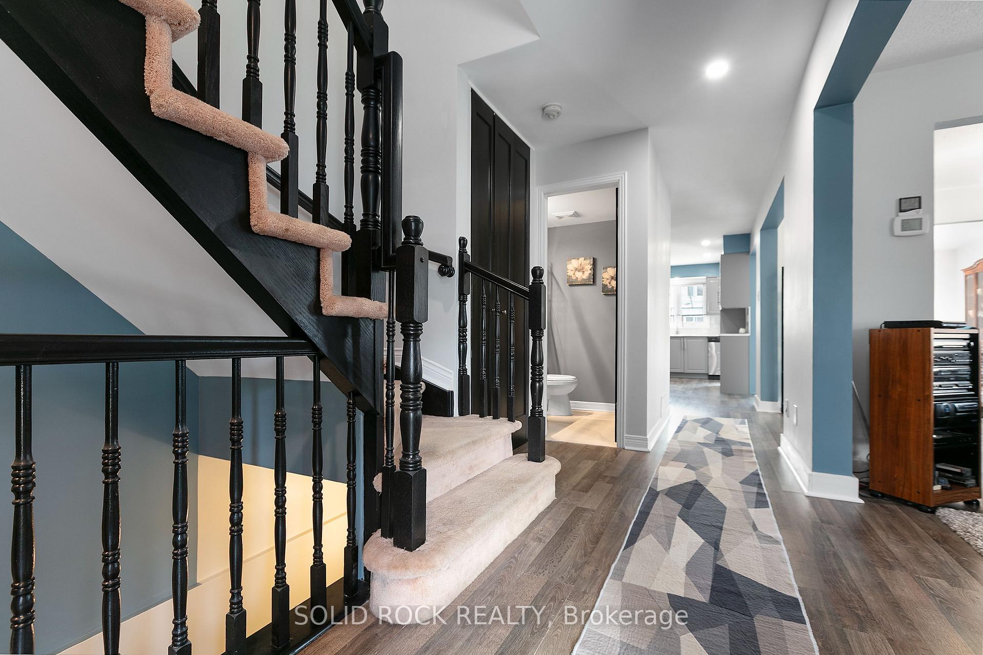 Photo 10 of 22 Grenadier Way, Ottawa, Barrhaven - Longfields — HOMEH